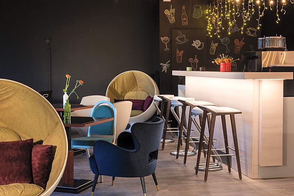 greet Berlin Alexanderplatz