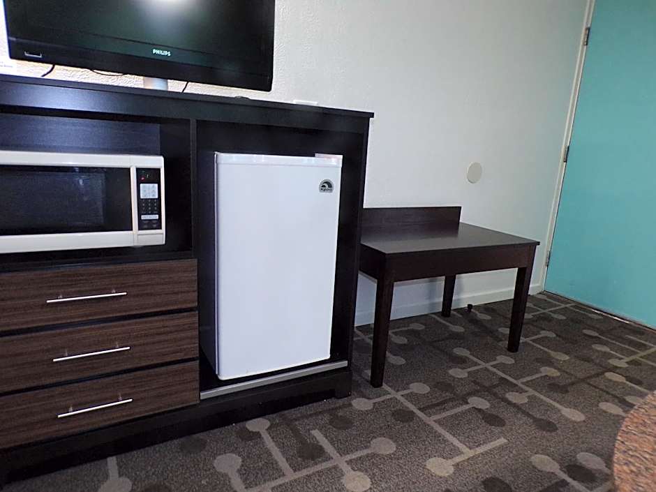 Dover Inn and Suites