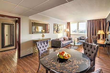 1 Single Bed Comfort Room Quiet Location Air-Conditioned Free W-Lan Coffee And Tea Maker