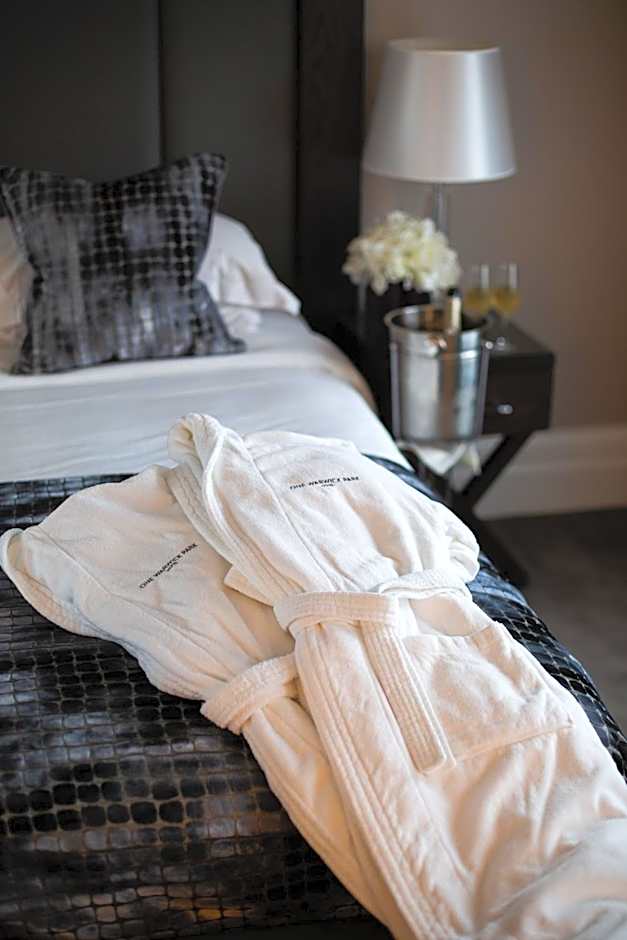 One Warwick Park Hotel