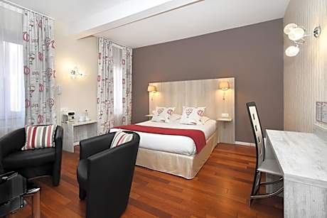 Logis Hôtel du Centre - Halte idéale en cyclotourisme avec garage à vélos clos