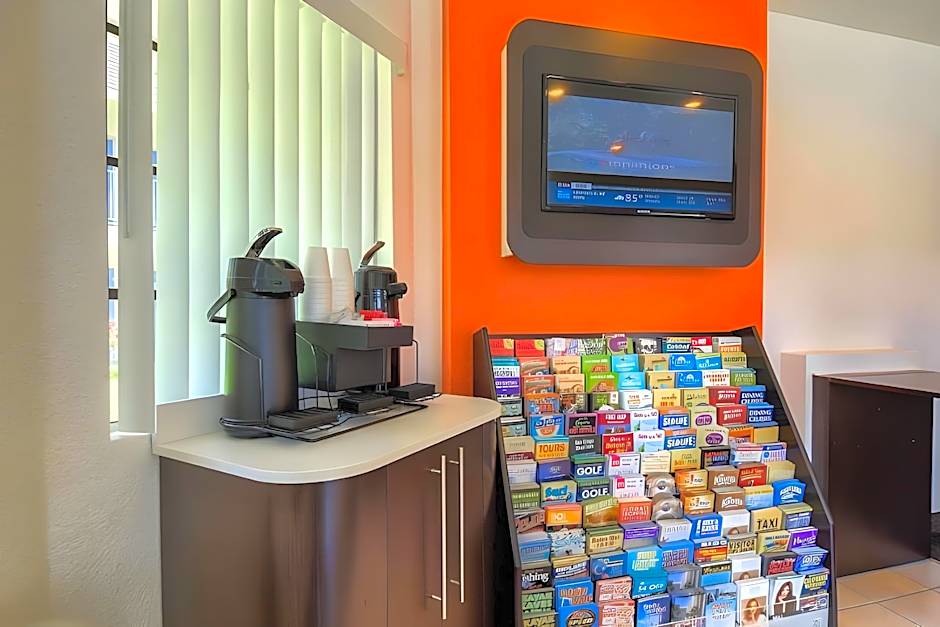 Motel 6 Carlsbad Downtown