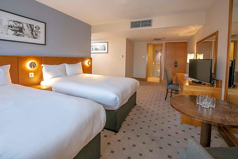Clayton Crown Hotel London