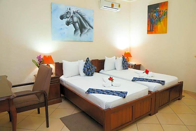 Coconut Grove Regency Hotel