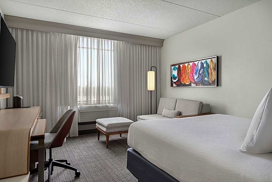 Courtyard by Marriott Louisville Airport
