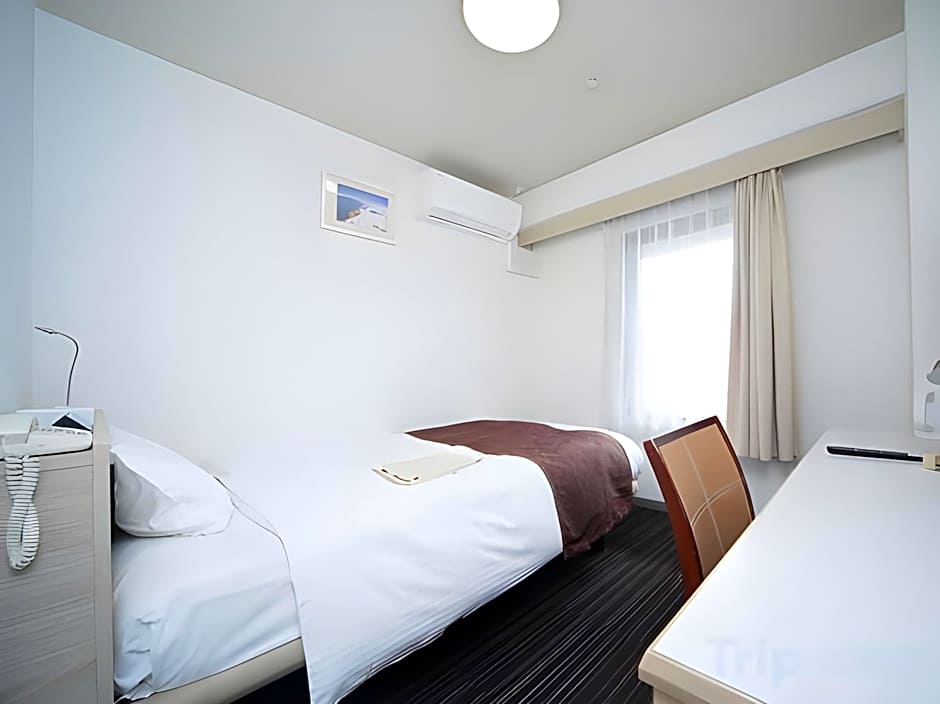 Shin-Osaka Sunny Stone Hotel