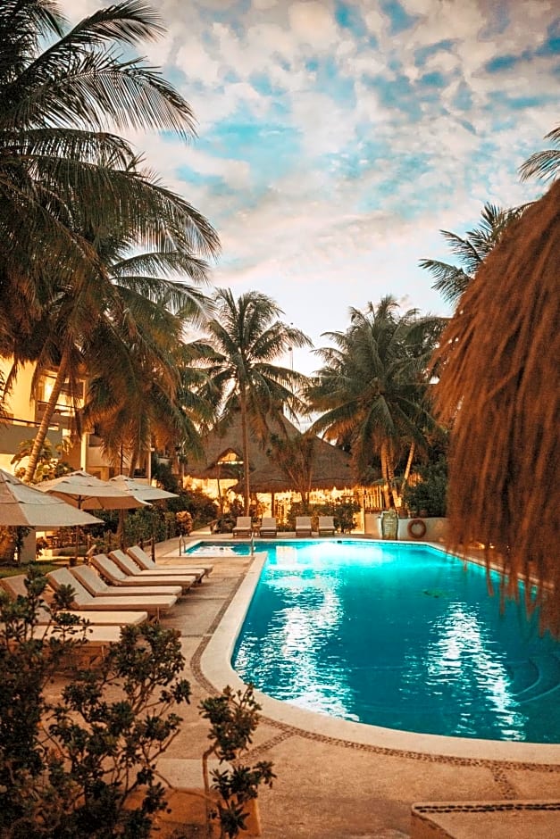 Petit Lafitte Beach Front Hotel & Bungalows