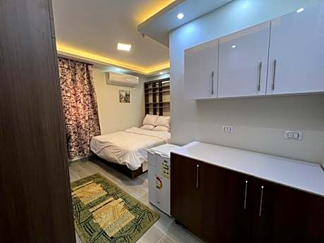 Zia وارقي  الإستديوهات الفندقي