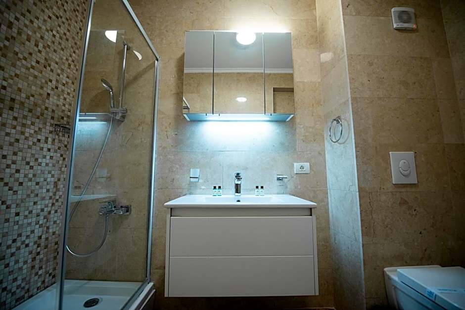 Solid Magic Apart Hotel