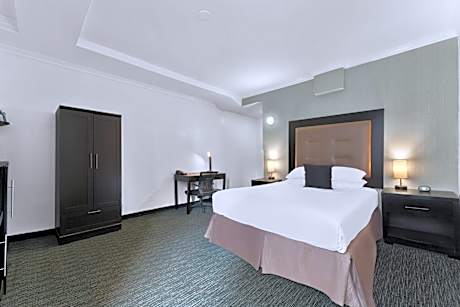 1 Queen Bed – Non Smoking