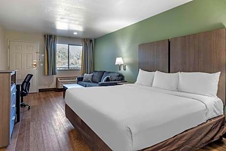 Econo Lodge Portland Airport
