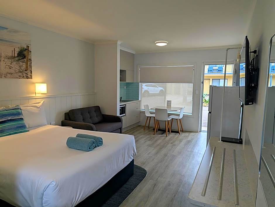 Photo 1 of 9 of Kitchenette Suite