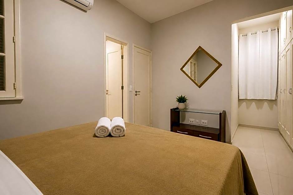 Comfortable 3 Bedrooms: Side Sea View