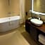 Carnelian Muscat - Airport Hotel