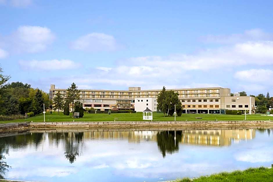 Ramada on the Bay Conference Resort Belleville