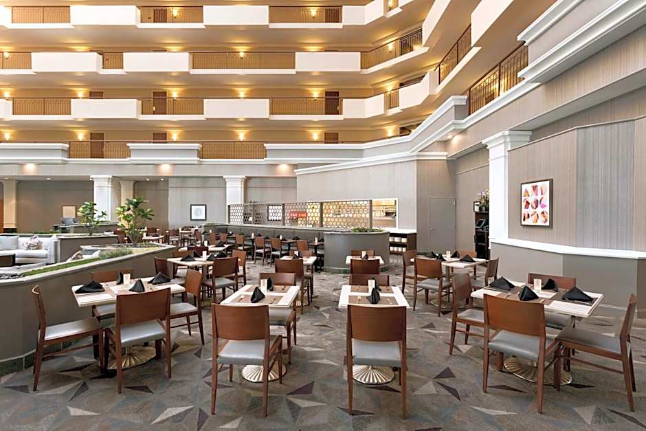 Hilton Suites Chicago Oak Brook