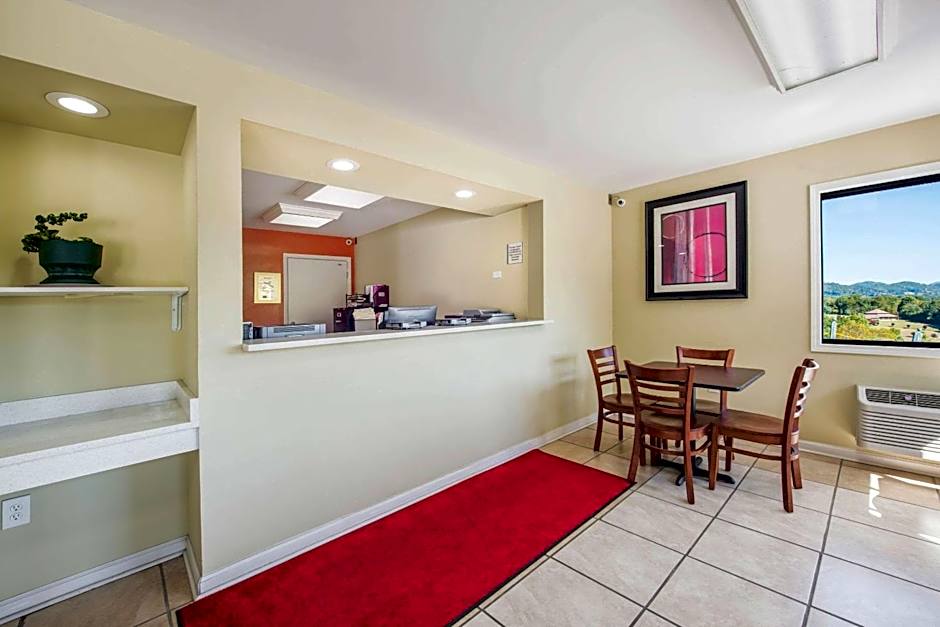 Econo Lodge - Waynesville