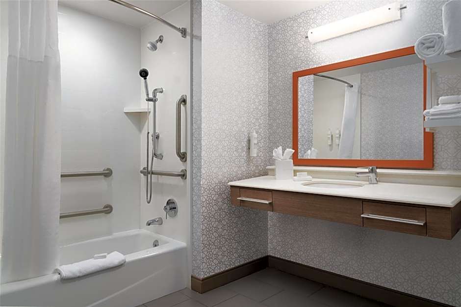Hampton Inn By Hilton & Suites Yonkers - Westchester, NY