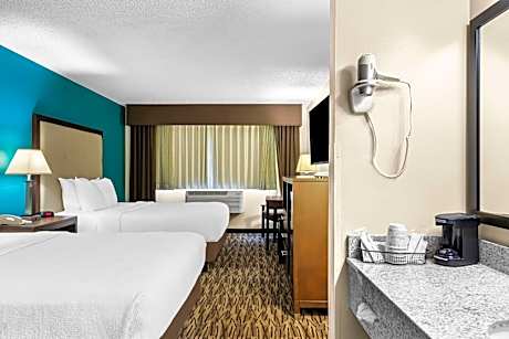 Queen Room with Two Queen Beds - Non-Smoking