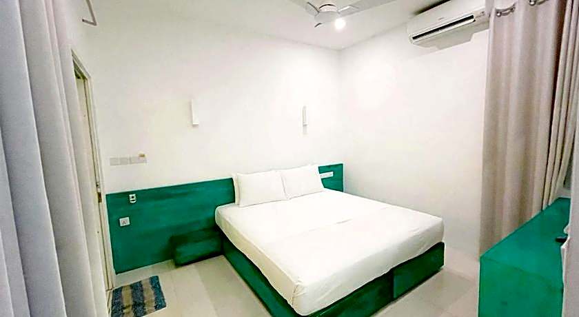 Planktons Beach Hotel