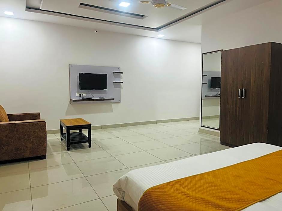Photo 1 of 50 of Hotel Surya Inn