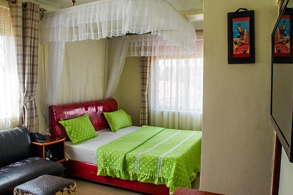 Tropical Suites Hotel