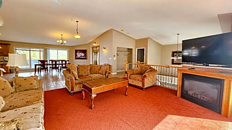 Misty Mountain Inn & Suites