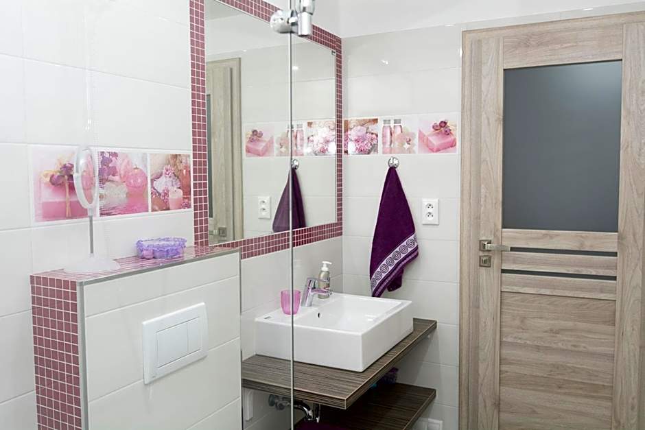 Chata Valca PATJA-v mesiacoch apríl až november pri prenajatí aj jedného apartmánu uzavrieme ostatné apartmány, aby ste si užili súkromie