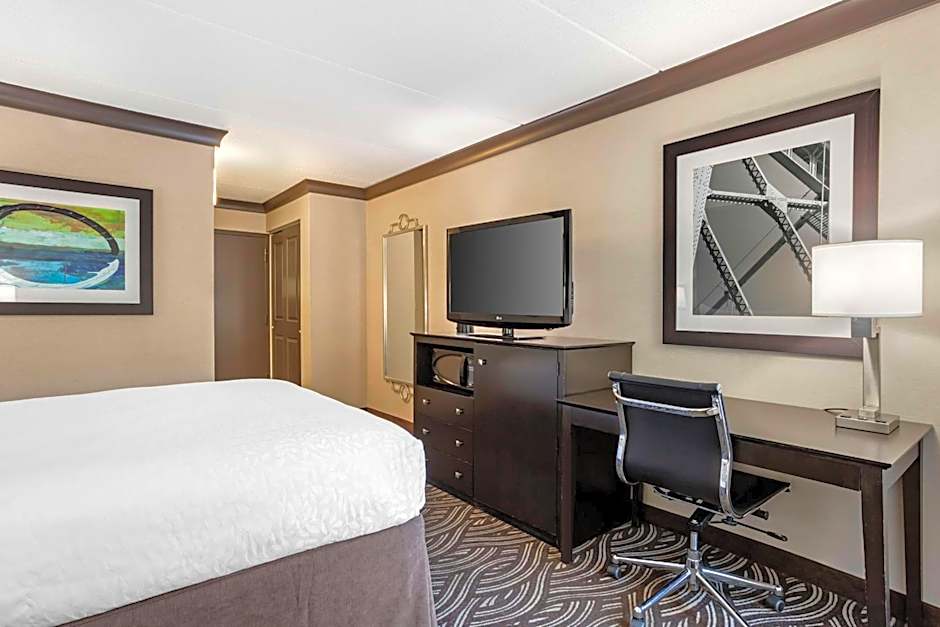 Best Western Plus Kingston Hotel And Conference Center