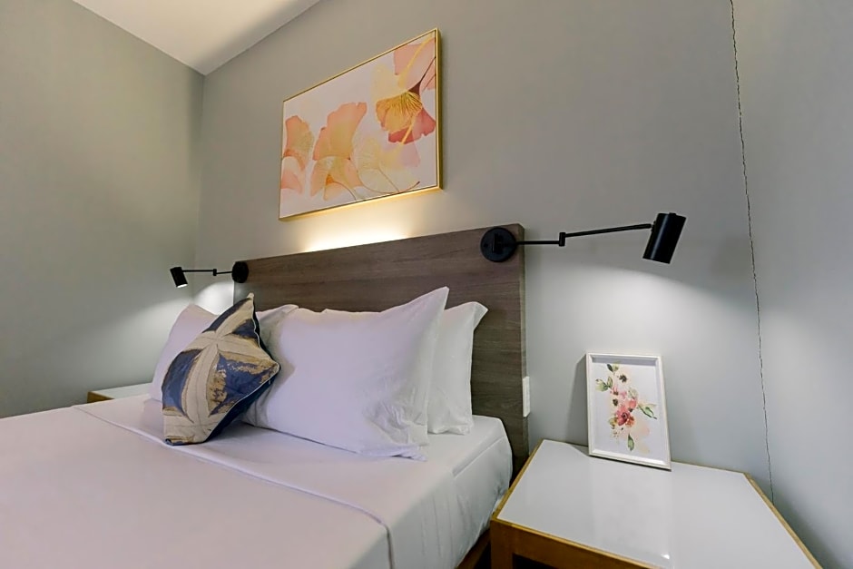 Madonna Hometel and Suites New Pandan