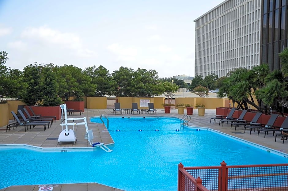 DoubleTree By Hilton Houston Greenway Plaza