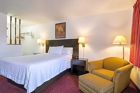 1 Queen Bed, Smoking