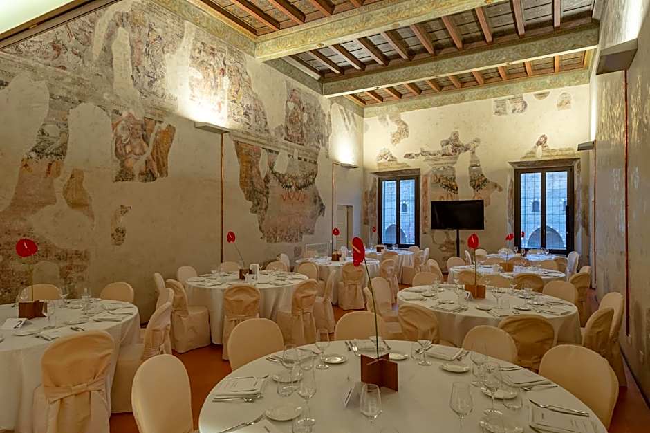 Cà Uberti Palace Hotel