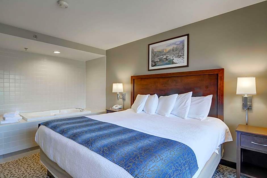 The Pine Lodge on Whitefish River