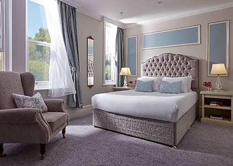 King-Deluxe-Ensuite with Bath