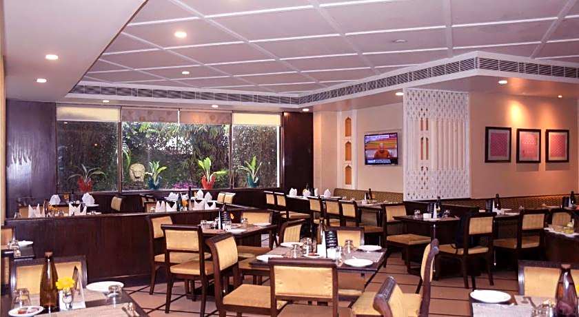 La Place Sarovar Portico Hotel