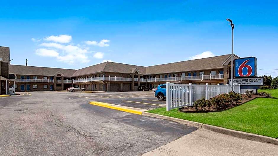 Motel 6-Portsmouth, VA