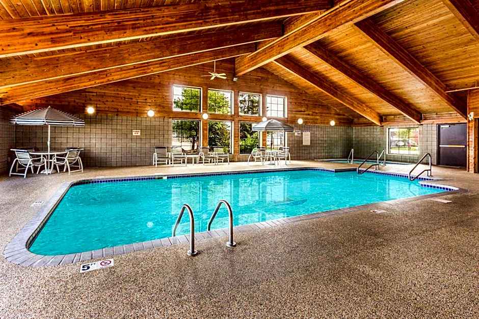 AmericInn by Wyndham Hotel and Suites Long Lake