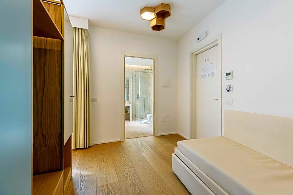 Photo 1 of 9 of Junior Suite