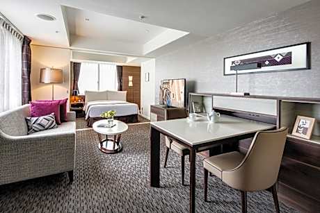 One-Bedroom Deluxe Apartment