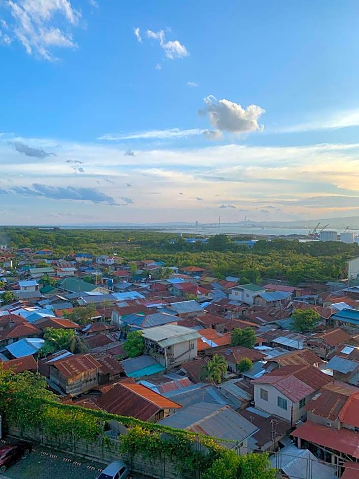 Quayside Condo near Airport