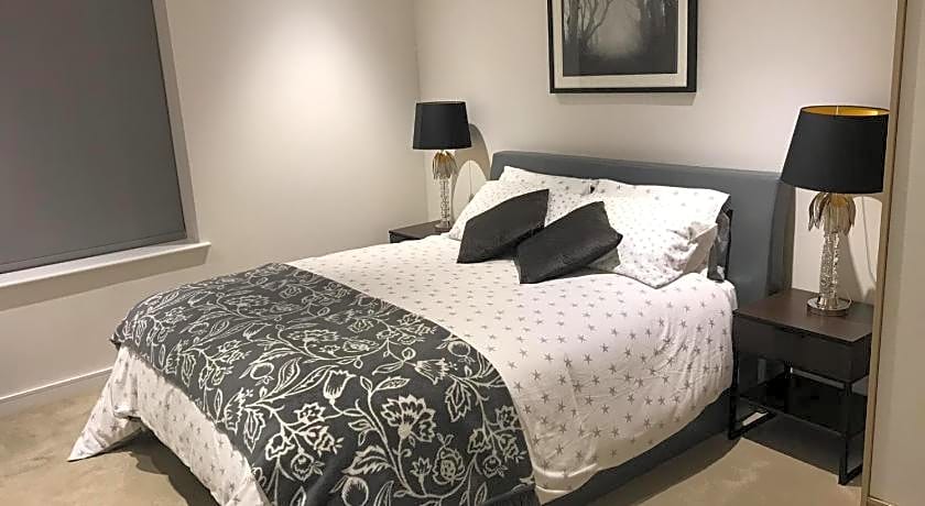 Kew Bridge Apartments