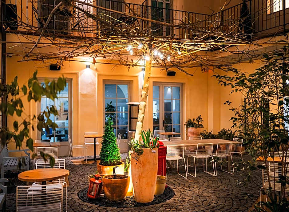 Old Royal Post Boutique Hotel & Premium Suites