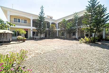 OYO 162 The West Inn