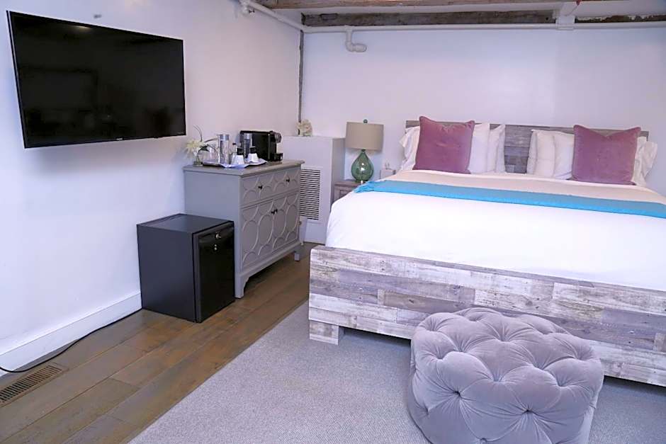 Photo 1 of 9 of Deluxe Junior Suite