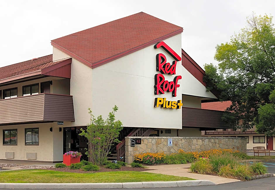Red Roof PLUS+ Pittsburgh South - Airport