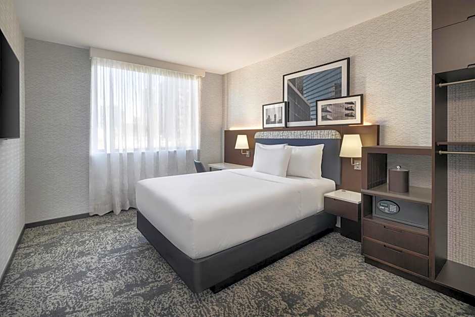 DoubleTree by Hilton Long Island City, NY