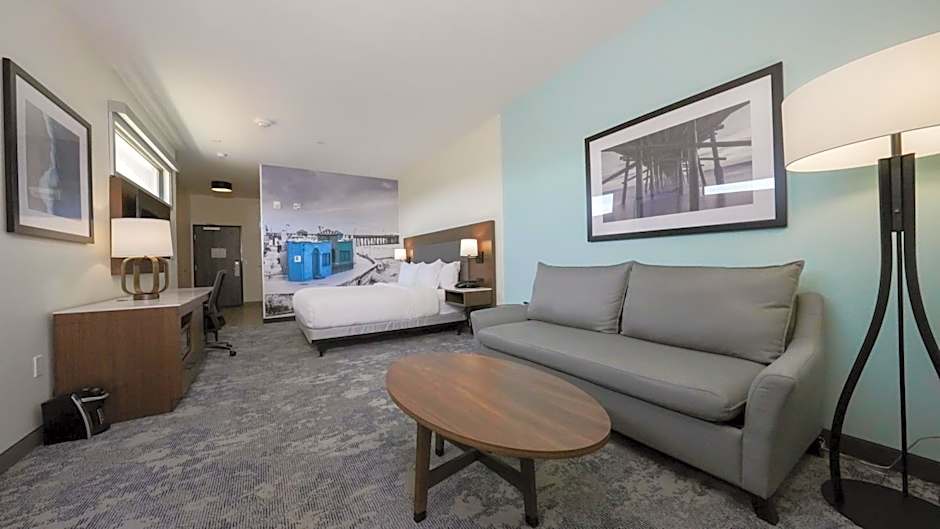 La Quinta Inn & Suites by Wyndham Santa Cruz