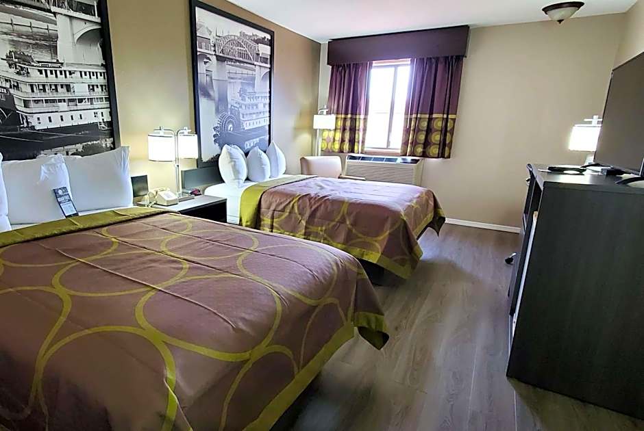 Super 8 by Wyndham Paris