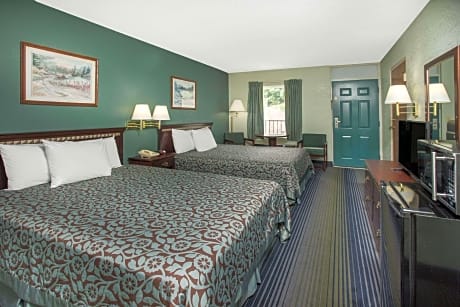 2 queen beds, deluxe room, smoking